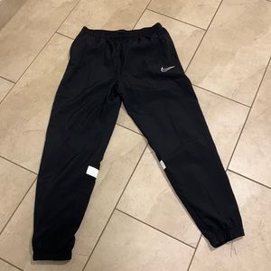 Nike mens lightweight pants